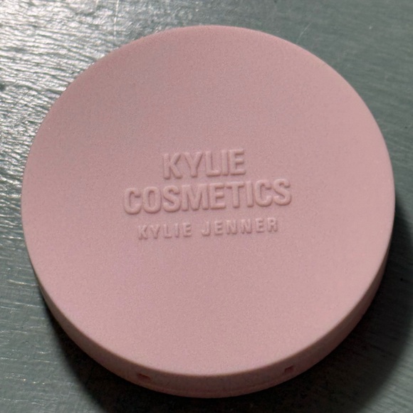 Kylie Cosmetics Soft Pink Please Blush Compact - Picture 1 of 3